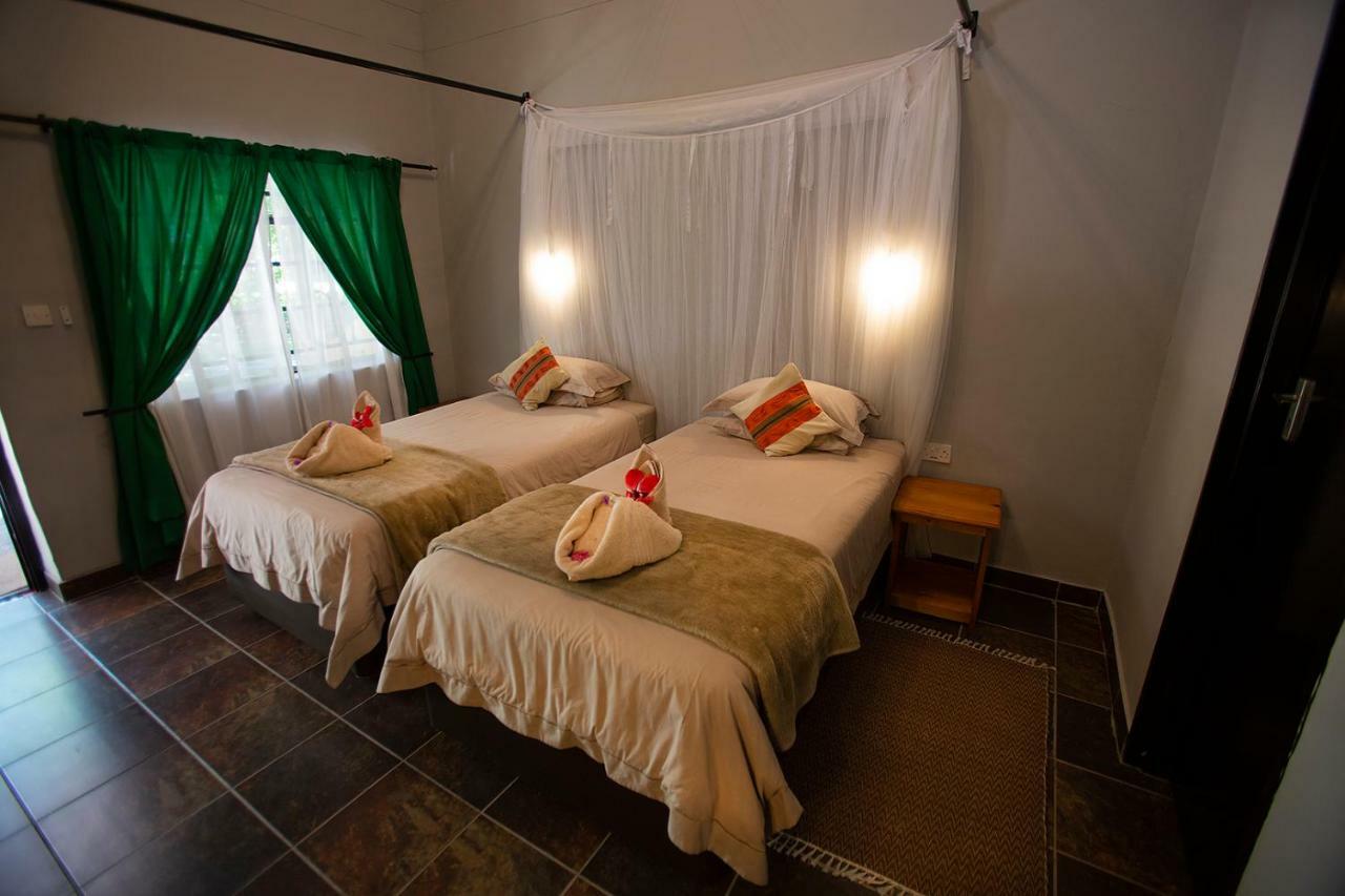 Island Safari Lodge Maun Ngoại thất bức ảnh